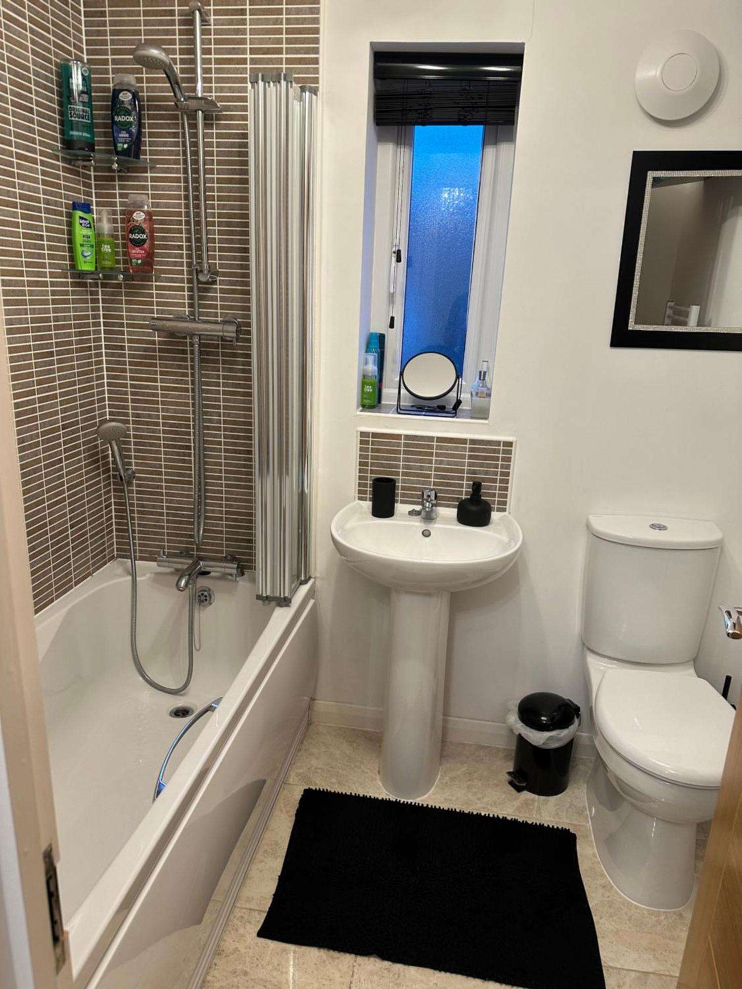 Cosy Double Bedroom In Newcastle Upon Tyne - Access To Shared Kitchen, Shared Lounge And Shared Conservatory Areas Inc Sky Tv And Netflix Zewnętrze zdjęcie